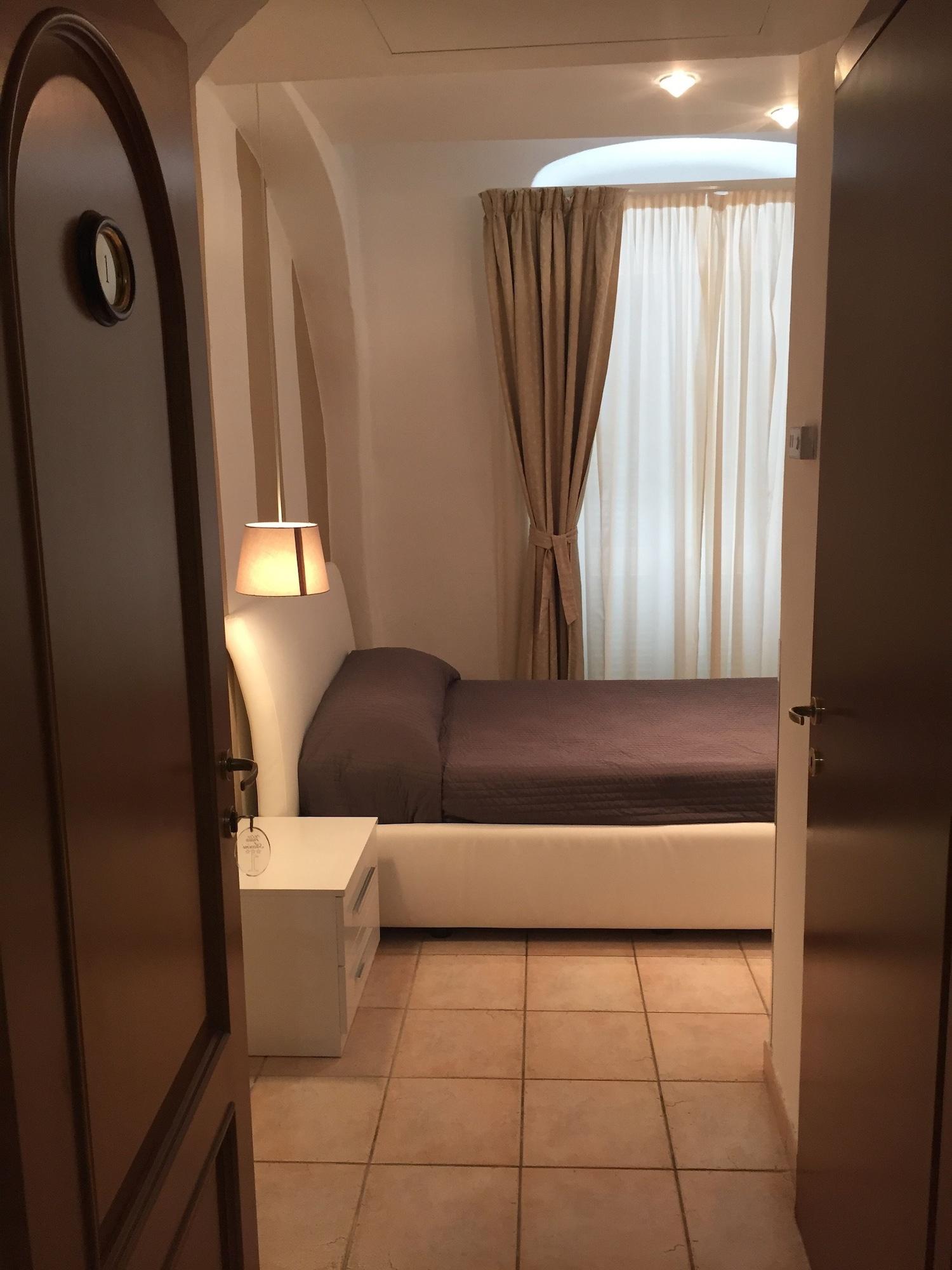 Accini 3*