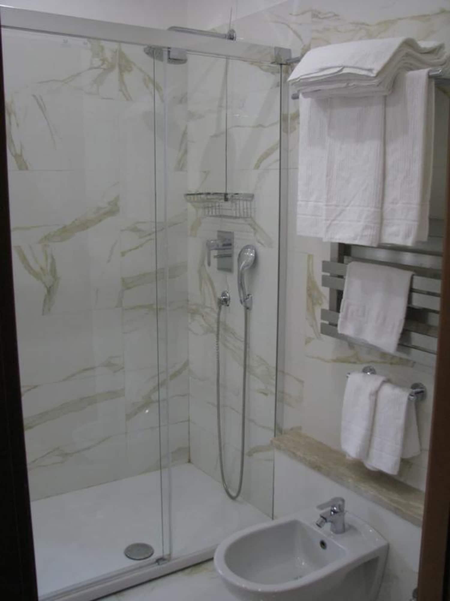 Accini 3*