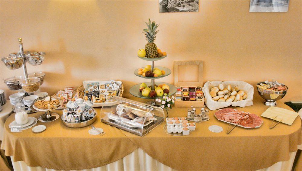 Accini Hotel 3*